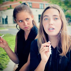 Entre adolescentes está aumentando el consumo de cigarrillos electrónicos.